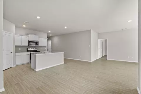 Living - 541 Marsh St, Cleburne, TX 76033 photo 4 of 4