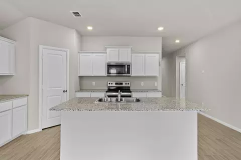 Kitchen - 541 Marsh St, Cleburne, TX 76033 photo 2 of 5