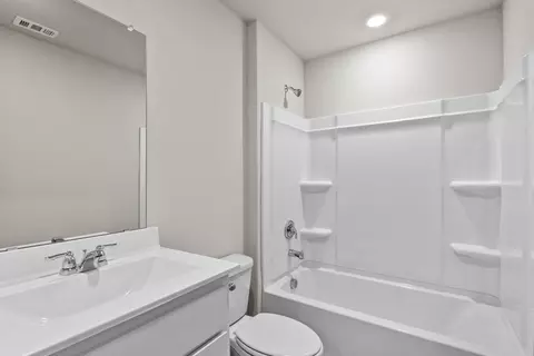 Bath - 541 Marsh St, Cleburne, TX 76033 photo 1 of 2