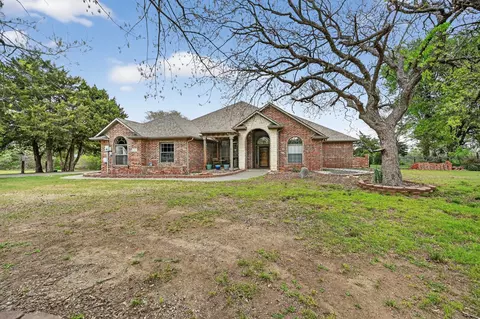 4851 Stout Rd, Midlothian, TX 76065