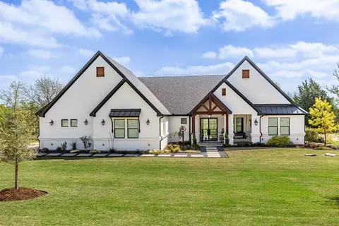 108 Golf Walk Cir, Denison, TX 75020