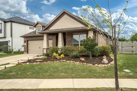 Exterior - 700 Gannet Trl, Argyle, TX 76226 photo 4 of 9