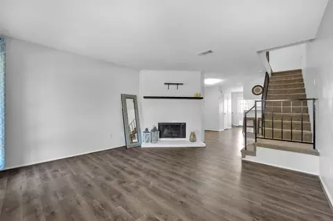 641 Carriagehouse Ln #7, Garland, TX 75040