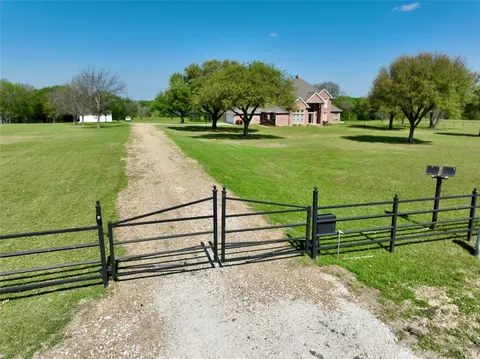6239 Fm 879, Ennis, TX 75119