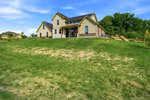 Exterior - 1024 Tex Ln, Springtown, TX 76082 photo 14 of 15