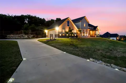 Exterior - 1024 Tex Ln, Springtown, TX 76082 photo 3 of 15