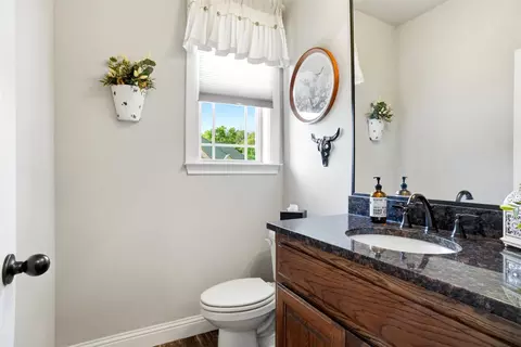 Bath - 1024 Tex Ln, Springtown, TX 76082 photo 4 of 5