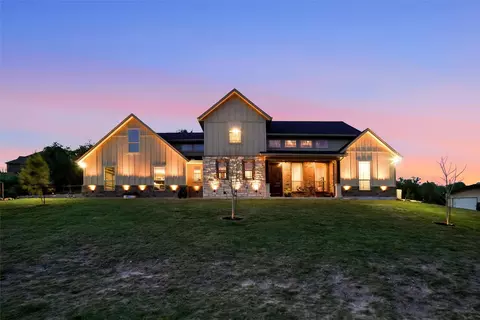 Exterior - 1024 Tex Ln, Springtown, TX 76082 photo 2 of 15