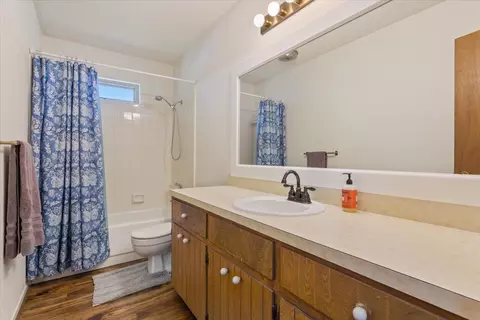 Bath - 103 York Dr, Lorena, TX 76655 photo 3 of 3
