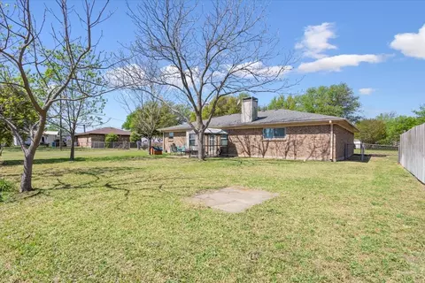 Exterior - 103 York Dr, Lorena, TX 76655 photo 4 of 7
