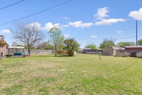 Exterior - 103 York Dr, Lorena, TX 76655 photo 6 of 7