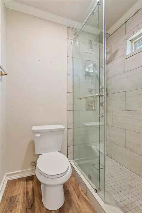 Bath - 103 York Dr, Lorena, TX 76655 photo 2 of 3