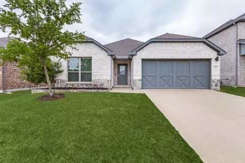 140 Chase Creek Dr, Lavon, TX 75166