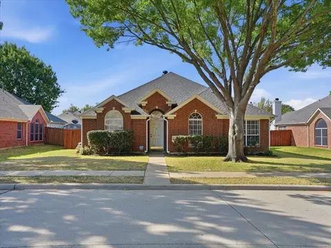 1316 Pelham Ln, Lewisville, TX 75077