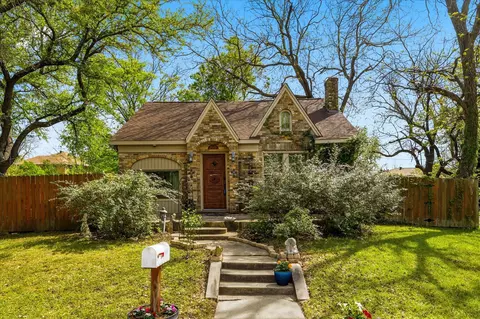 2019 Oneal St, Greenville, TX 75401