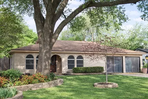 1118 Bryant St, Benbrook, TX 76126
