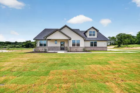 108 Loveta Ln, Boyd, TX 76023