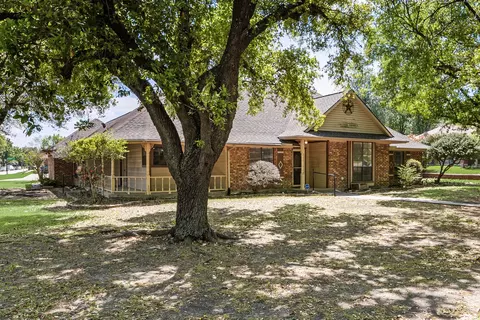 2106 Meadowview Cir, Garland, TX 75043