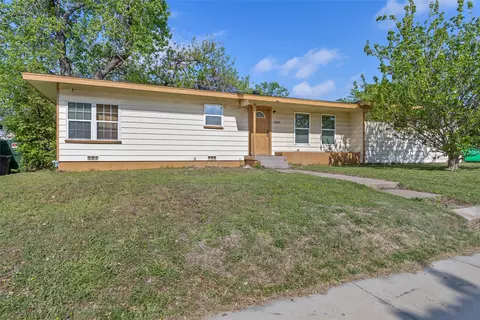 3000 Pate Dr, Fort Worth, TX 76105