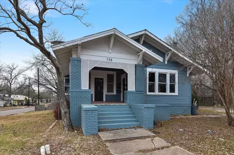 738 SW 1st St, Paris, TX 75460