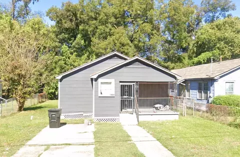 323 Kelly St, Bossier City, LA 71111