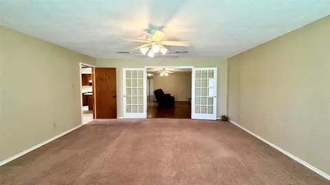 Living - 2050 Griffith Ave, Terrell, TX 75160 photo 4 of 5
