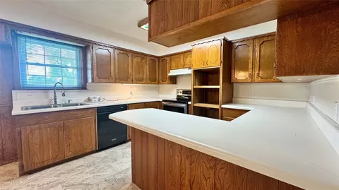 Kitchen - 2050 Griffith Ave, Terrell, TX 75160 photo 1 of 2