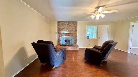 Living - 2050 Griffith Ave, Terrell, TX 75160 photo 2 of 5