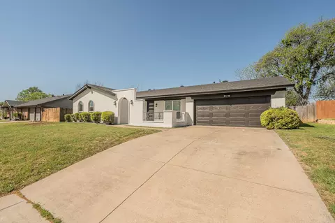 217 Cooper Dr, Hurst, TX 76053