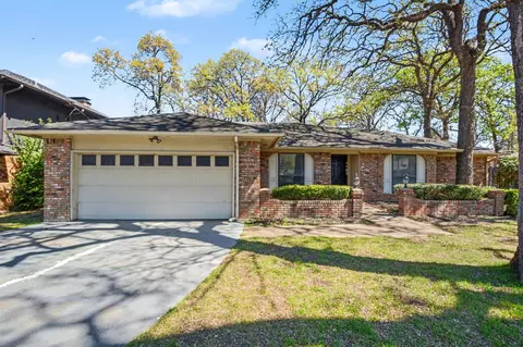 5603 Louise Way Dr, Arlington, TX 76017