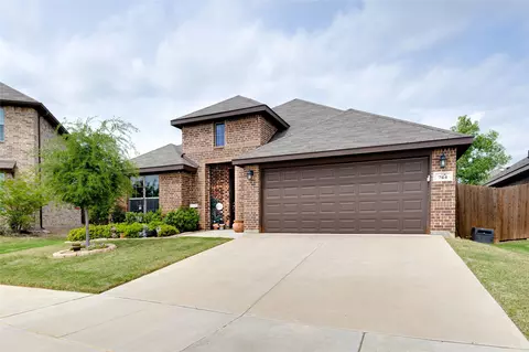 744 Sandy Chip Trl, Fort Worth, TX 76108