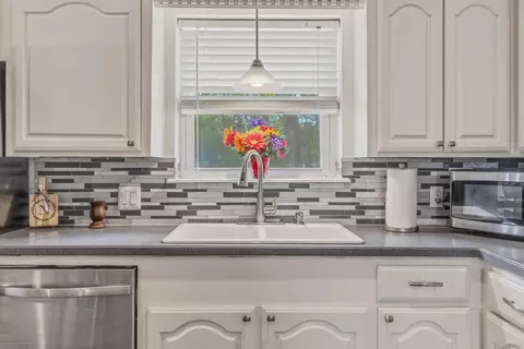 Kitchen - 604 E Fm 272, Celeste, TX 75423 photo 4 of 4