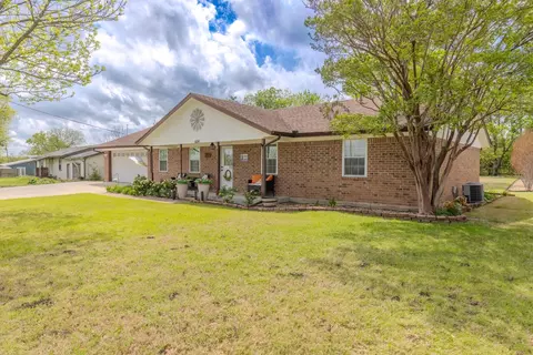 Exterior - 604 E Fm 272, Celeste, TX 75423 photo 7 of 10