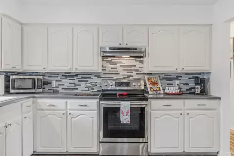 Kitchen - 604 E Fm 272, Celeste, TX 75423 photo 2 of 4