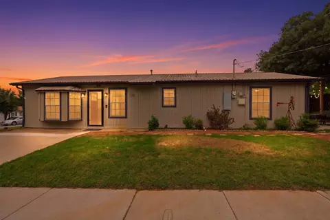 729 Hettie St, Denton, TX 76209