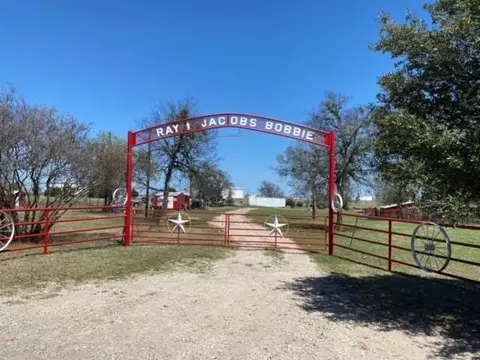 1375 County Road 1030, Corsicana, TX 75110