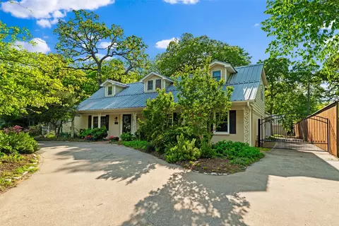 1204 Forrest Dr, Arlington, TX 76012