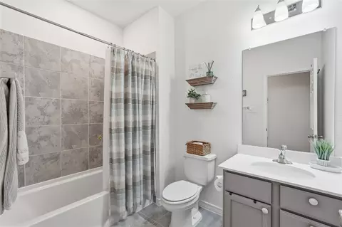 Bath - 960 Tule Dr, Aubrey, TX 76227 photo 3 of 3