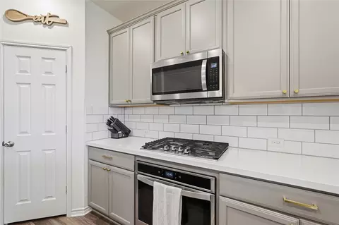 Kitchen - 960 Tule Dr, Aubrey, TX 76227 photo 4 of 5