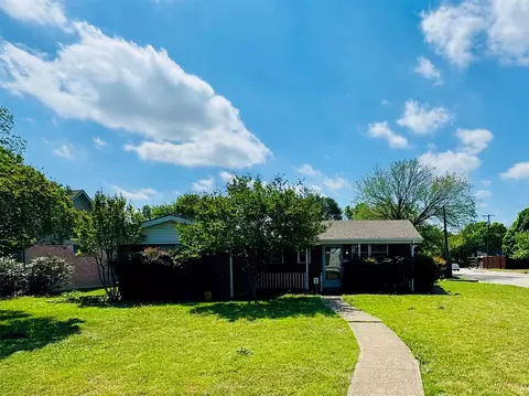 1800 Highland Dr, Carrollton, TX 75006
