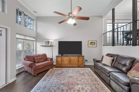 Living - 2901 Lake Shore Dr #407, Waco, TX 76708 photo 1 of 4