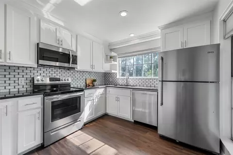 Kitchen - 2901 Lake Shore Dr #407, Waco, TX 76708 photo 1 of 4
