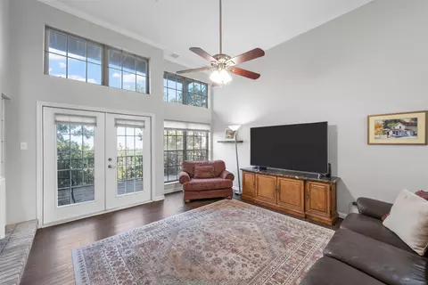 Living - 2901 Lake Shore Dr #407, Waco, TX 76708 photo 2 of 4