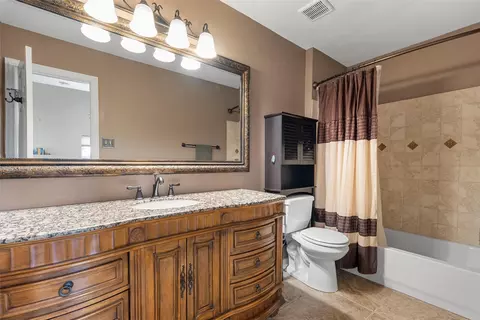 Bath - 2901 Lake Shore Dr #407, Waco, TX 76708 photo 1 of 2