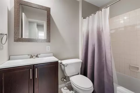 Bath - 2901 Lake Shore Dr #407, Waco, TX 76708 photo 2 of 2