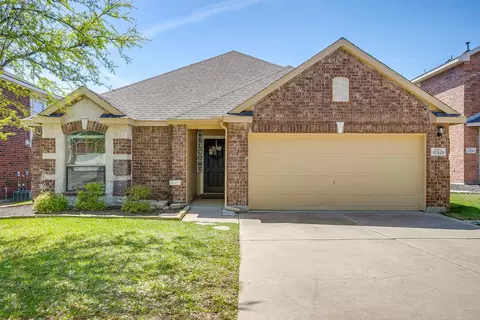 10529 Lipan Trl, Fort Worth, TX 76108