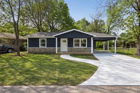 2009 W Sherman St, Paris, TX 75460