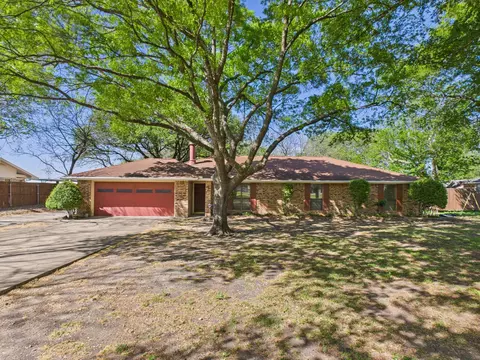 713 Barton Ave, Glenn Heights, TX 75154