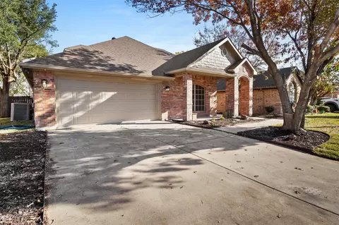 6136 Lochmoor Dr, Fort Worth, TX 76179