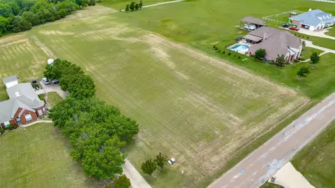 104 Green Meadow Ct, Gunter, TX 75058